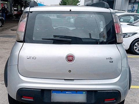 Carro da categoria Light da frota Barba Locadora
