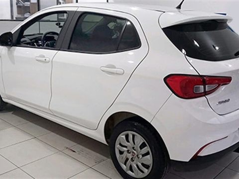 Carro da categoria Hatch Premium da frota Barba Locadora