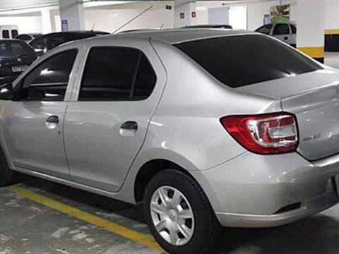 Carro da categoria Sedã da frota Barba Locadora